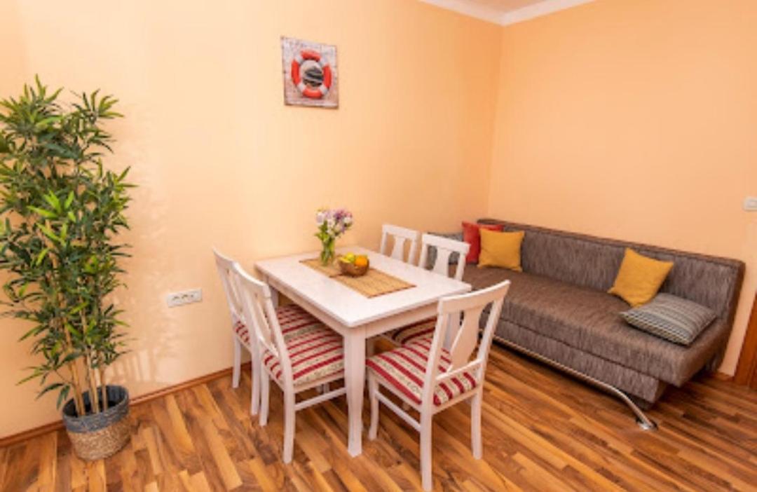 Apartmani Dubrava โปดสตรานา ภายนอก รูปภาพ