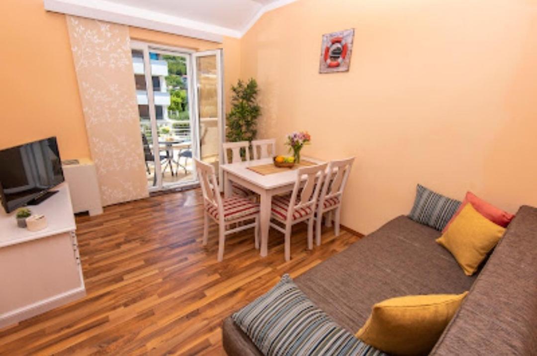 Apartmani Dubrava โปดสตรานา ภายนอก รูปภาพ