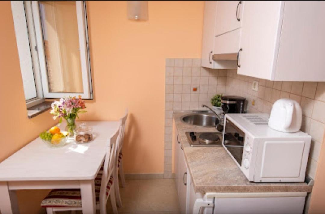 Apartmani Dubrava โปดสตรานา ภายนอก รูปภาพ