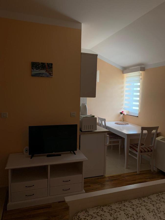 Apartmani Dubrava โปดสตรานา ภายนอก รูปภาพ